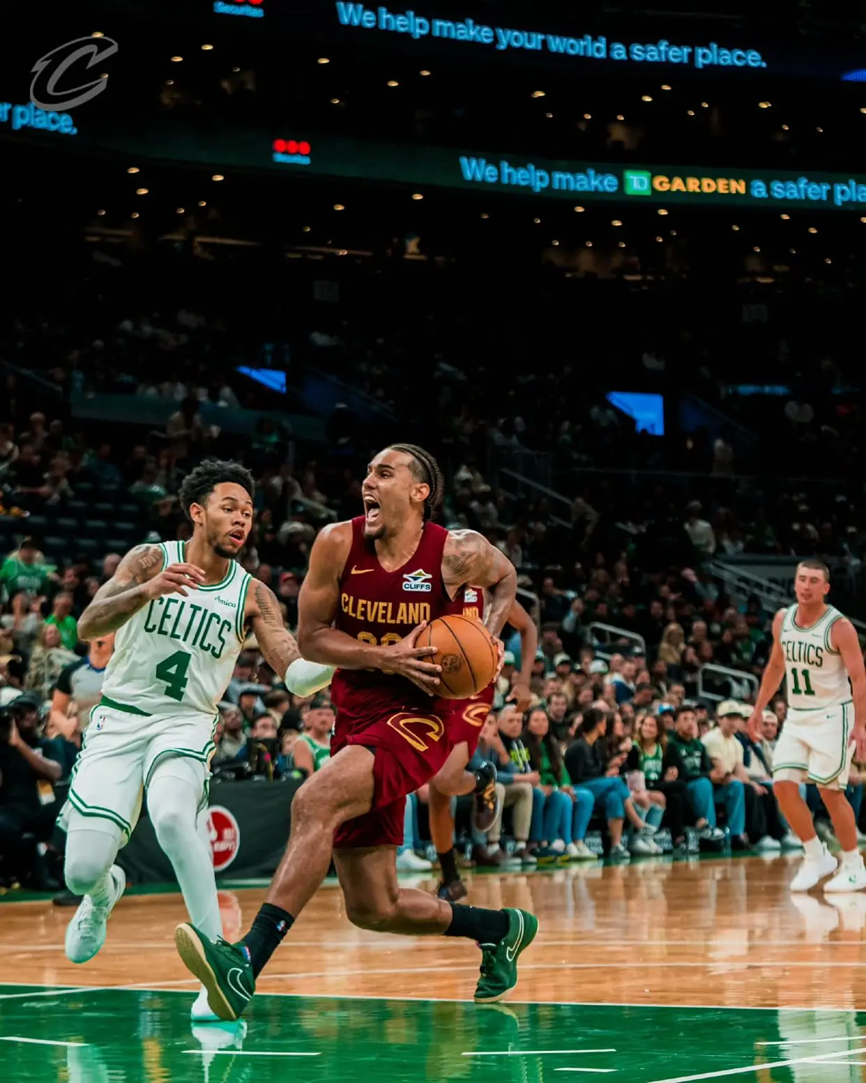 球员得分上, 西蒙斯三分, img